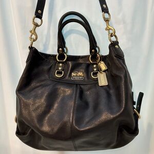 Coach Elegant Black Shoulder Bag